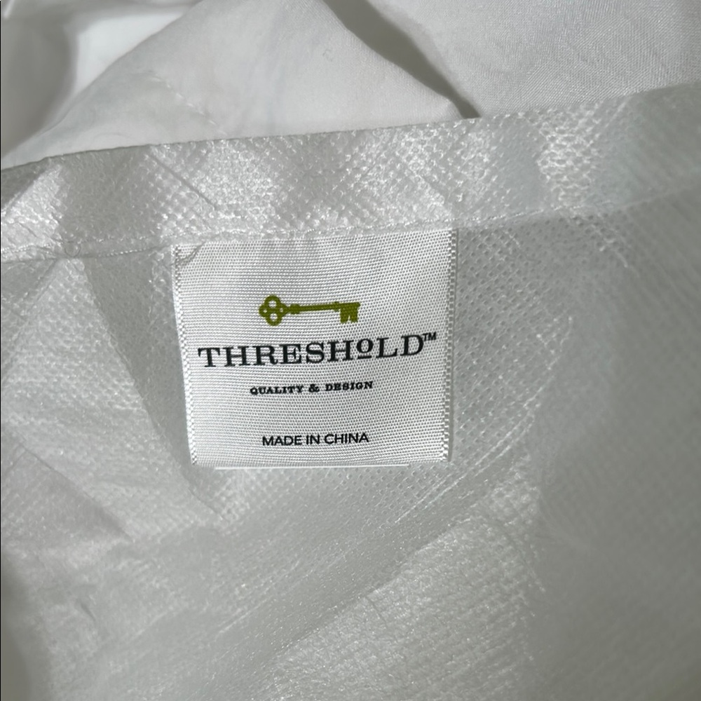 White Bedskirt - Queen - Picture 3 of 8